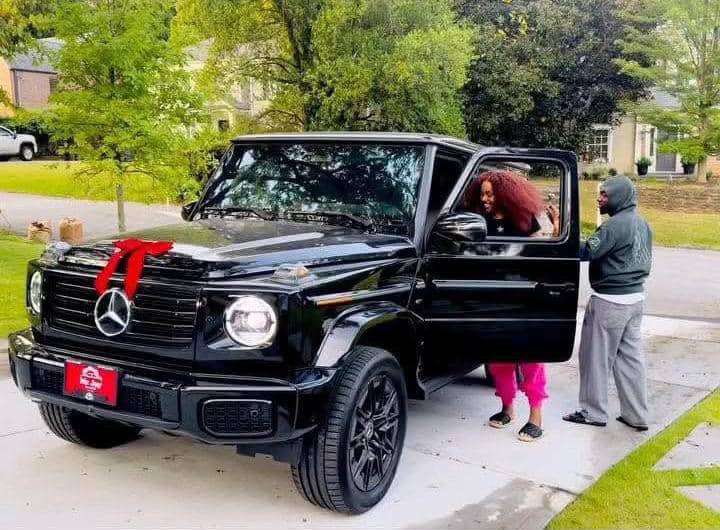 Davido gifts wife Chioma 2025 Mercedes-Benz G-Wagon