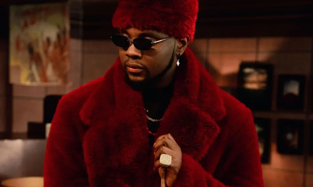 Kizz Daniel debunks report of court freezing his bank accounts
