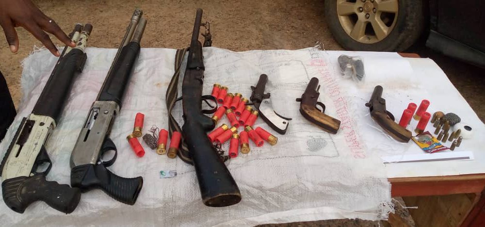 Osun: Police arrest suspected criminals, recover guns, cars