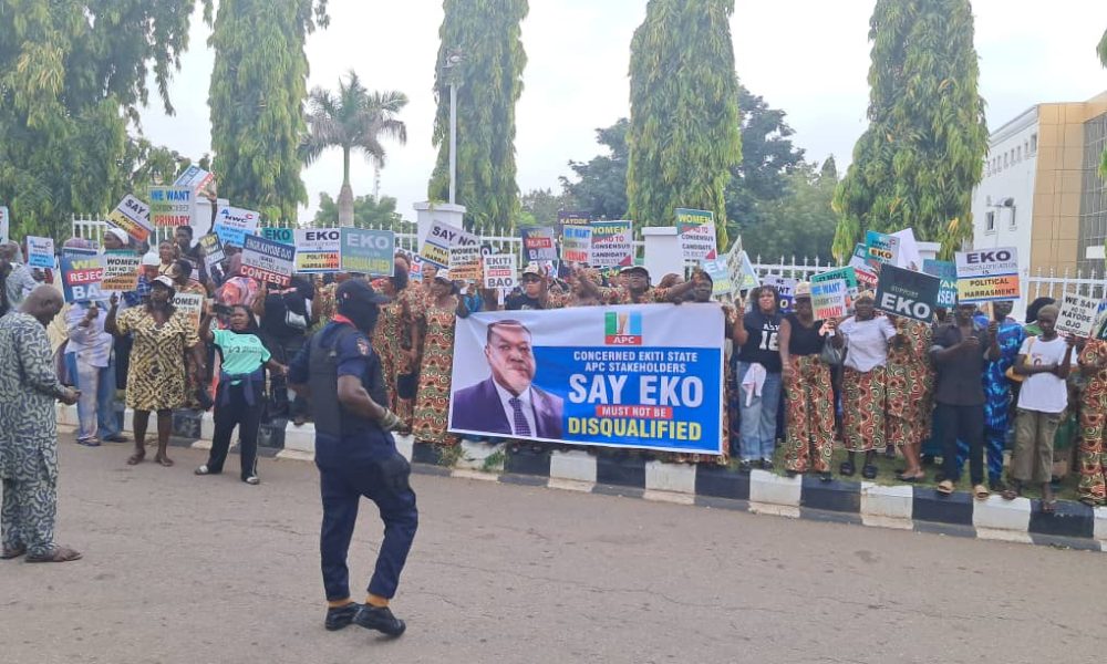 Protest Rocks APC Secretariat Over Ojo’s Disqualification In Ekiti Primary