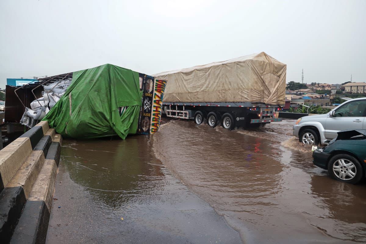 Another accident on Otedola Bridge causes fresh traffic disruption in Lagos