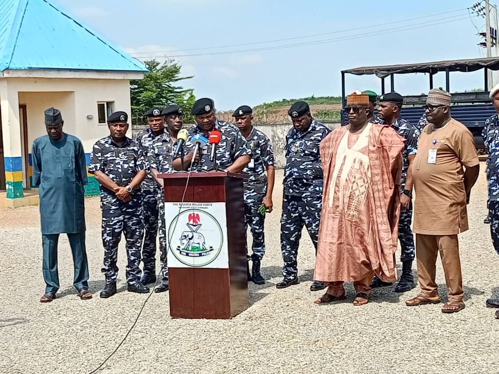 Nasarawa Police parade 25 suspects, rescue kidnap victims, recover firearms across state