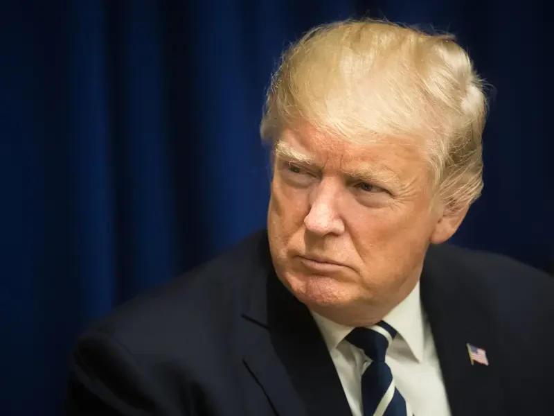 Trump demolishes part of White House