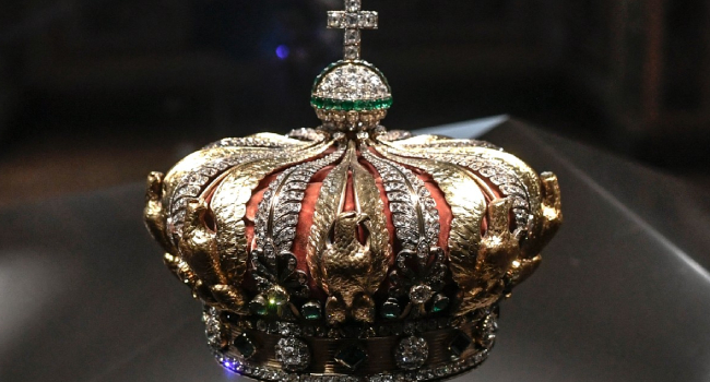 Louvre Thieves Will Be Caught, Items Stolen Recovered — Macron • Channels Television