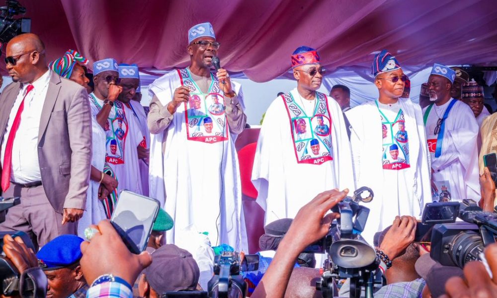 Akpabio, Kalu, Nentawe receive decampees into APC in Plateau