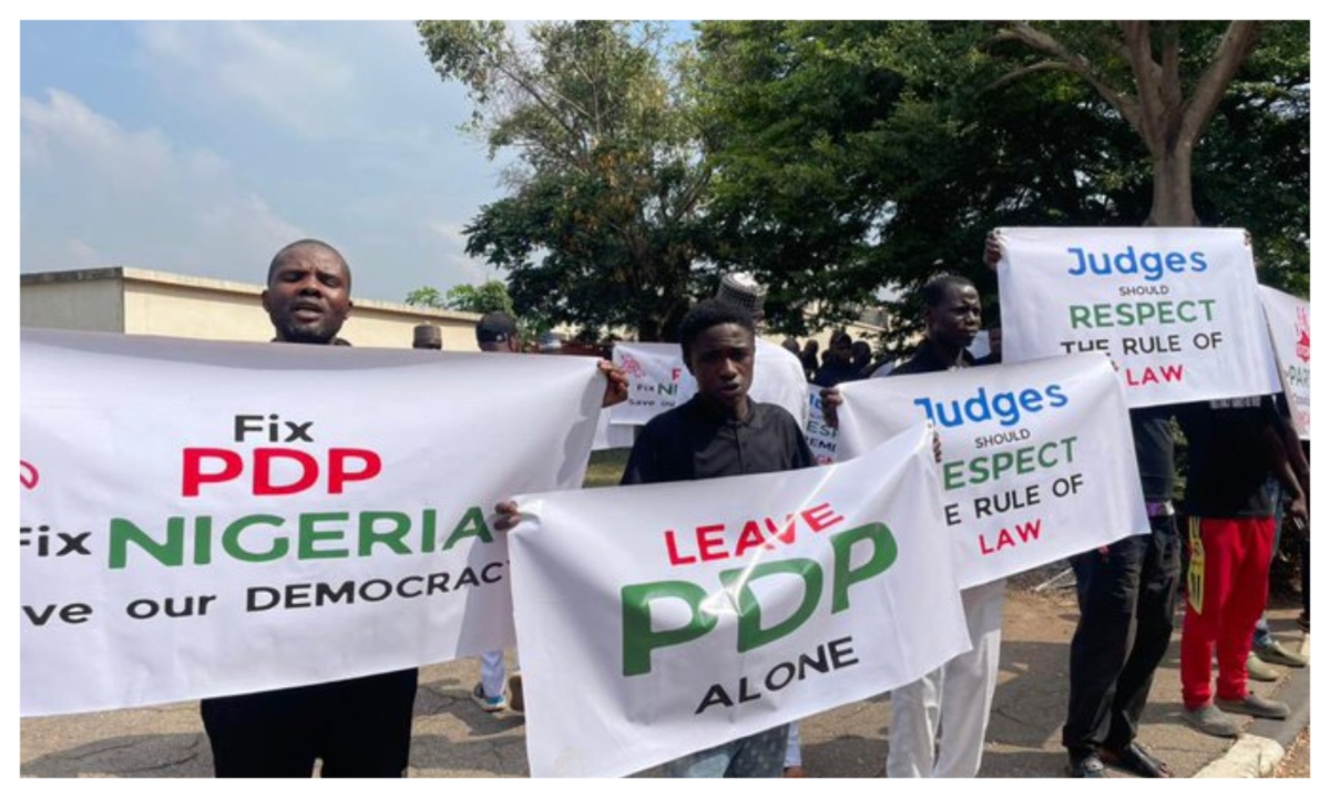 PDP faction stages protest in Abuja (VIDEO)