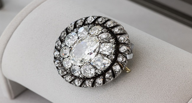 Diamonds, Napoleon Brooch Up For Auction In Geneva • Channels Television