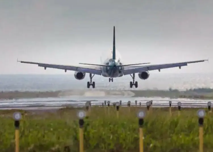 US to begin cancelling flights from Friday