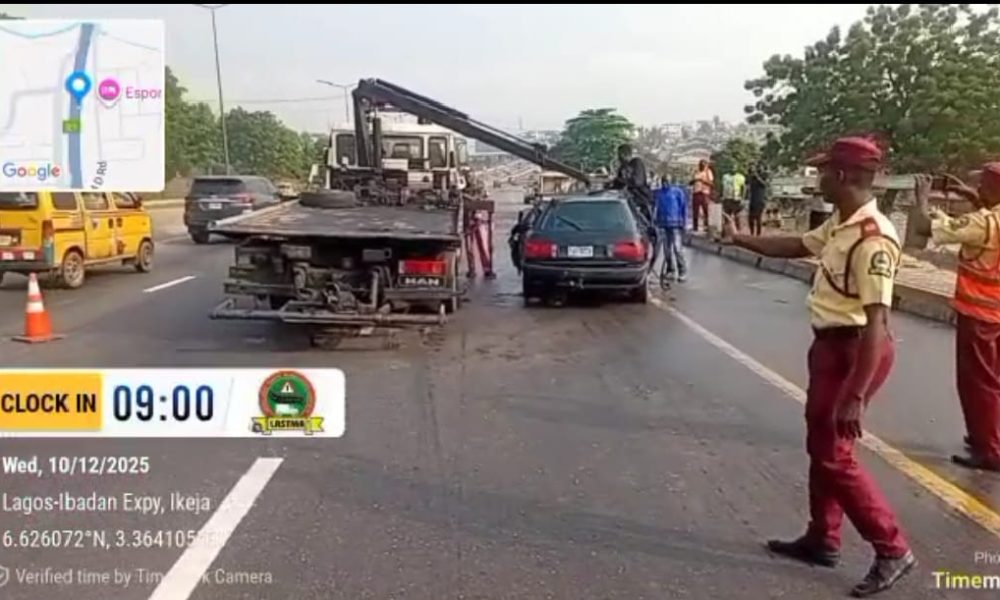 Family of three dies in Lagos– Ibadan Expressway crash