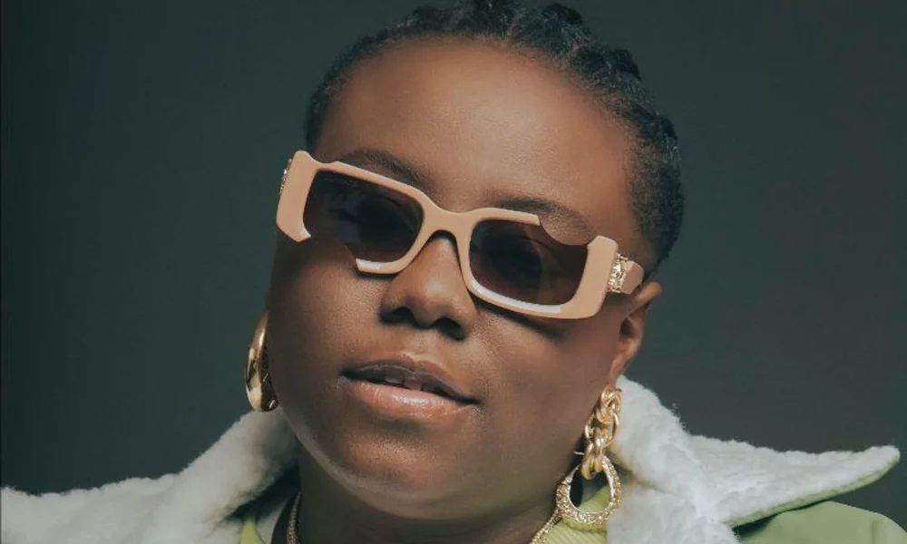 ‘We’re coming to save you’ – Teni on 2Face’s distress call