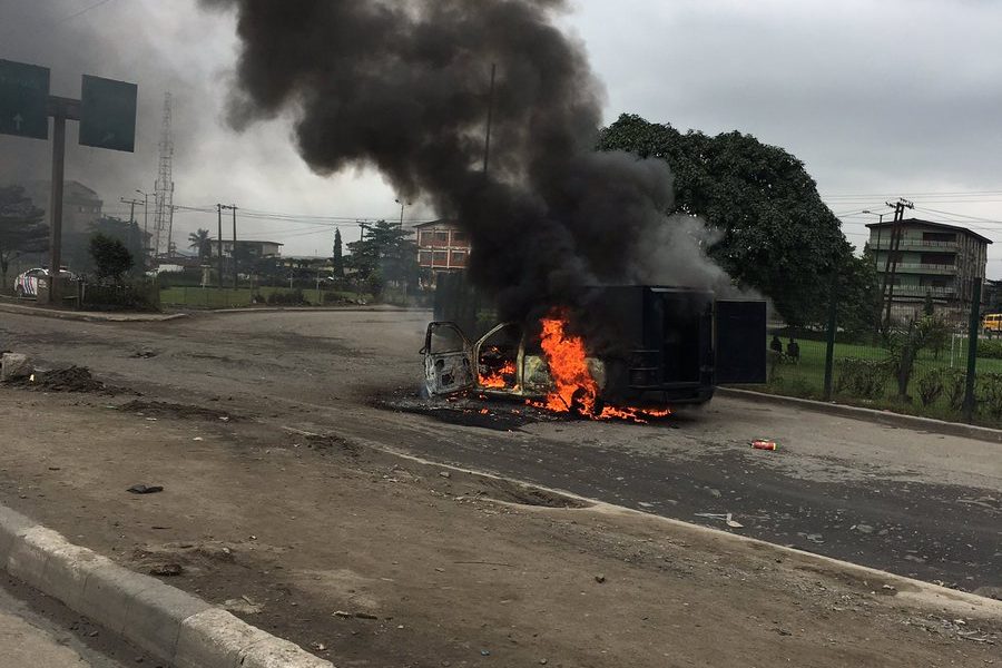Chaos on Ojota bridge as truck catches fire